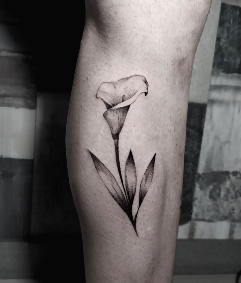 Calla+Lily+Tattoo+Close-Up+by+LillianKate.deviantart.com | Calla lily  tattoos, Lily tattoo, Lily tattoo sleeve